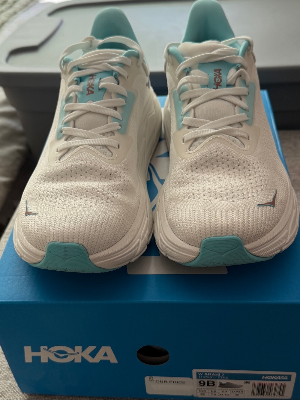 Hoka Arahi 7 Women’s size 9B